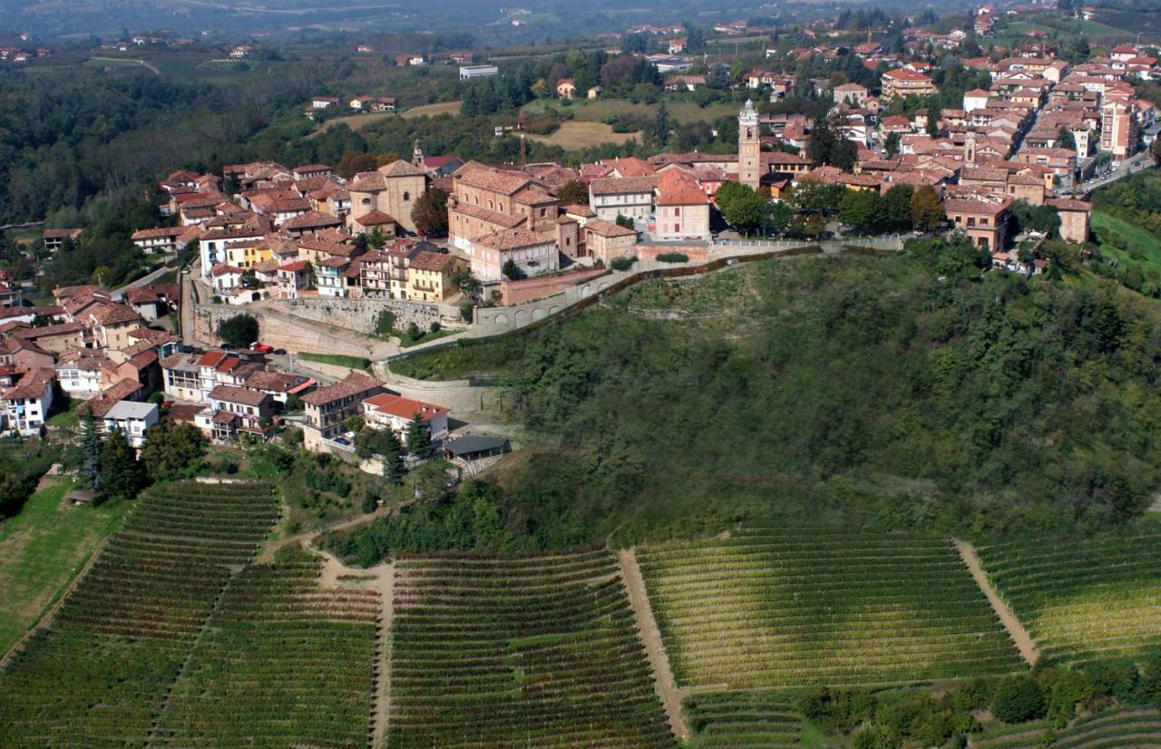 Casa Ramagio' Hotel La Morra Buitenkant foto